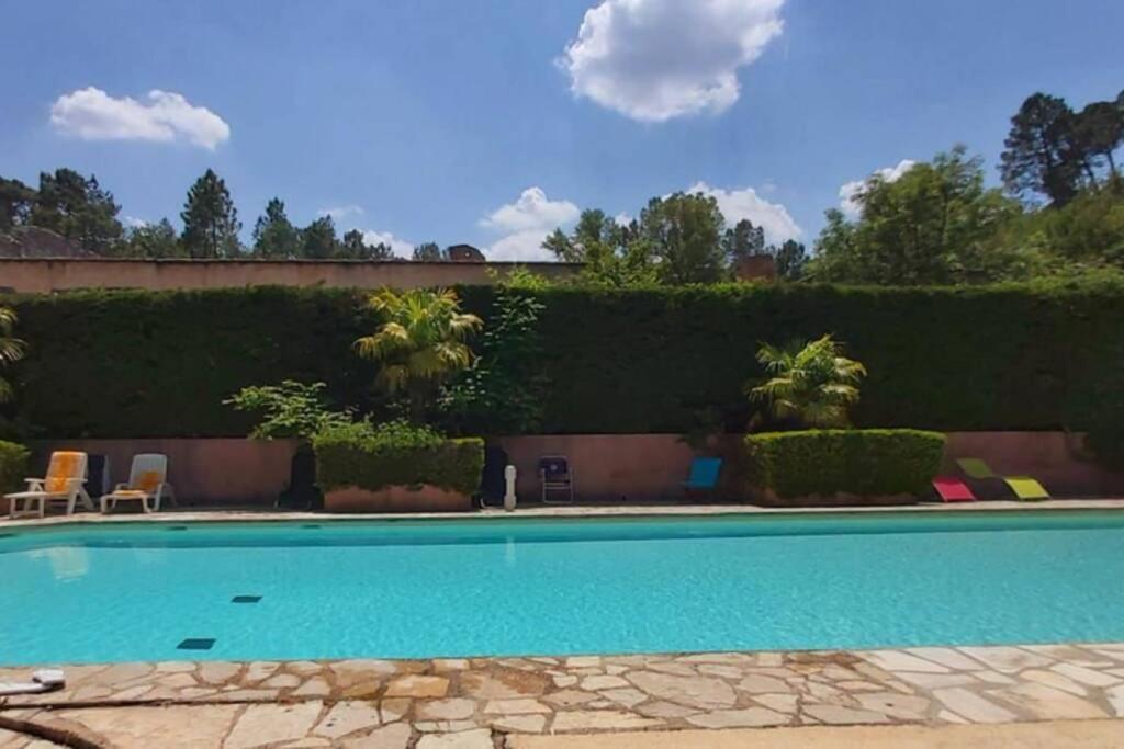 Eblouissant Appartement Au Calme D'Une Residence Avec Piscine Idealement Situe Au Pied Du Colorado Provencal Dans Le Prestigieux Luberon Rustrel Exterior photo