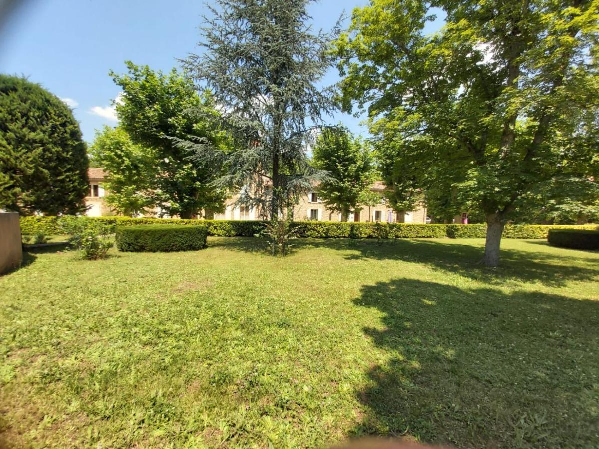 Eblouissant Appartement Au Calme D'Une Residence Avec Piscine Idealement Situe Au Pied Du Colorado Provencal Dans Le Prestigieux Luberon Rustrel Exterior photo