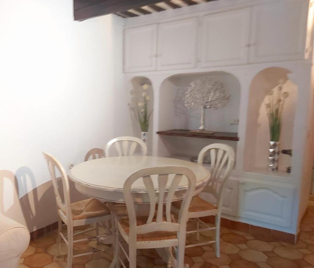 Eblouissant Appartement Au Calme D'Une Residence Avec Piscine Idealement Situe Au Pied Du Colorado Provencal Dans Le Prestigieux Luberon Rustrel Exterior photo