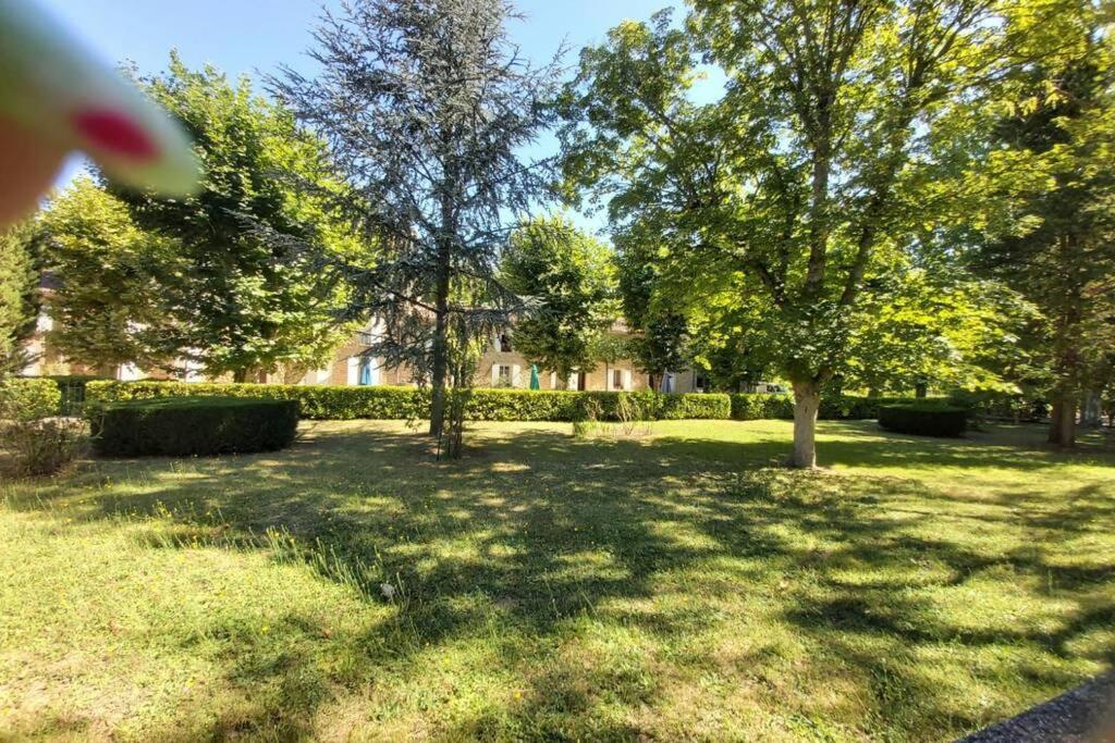 Eblouissant Appartement Au Calme D'Une Residence Avec Piscine Idealement Situe Au Pied Du Colorado Provencal Dans Le Prestigieux Luberon Rustrel Exterior photo