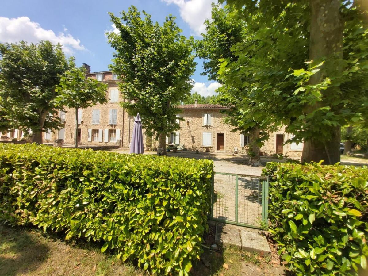 Eblouissant Appartement Au Calme D'Une Residence Avec Piscine Idealement Situe Au Pied Du Colorado Provencal Dans Le Prestigieux Luberon Rustrel Exterior photo