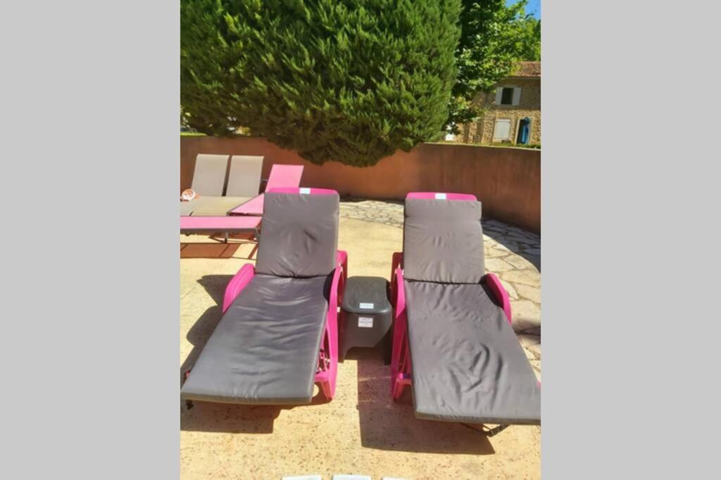 Eblouissant Appartement Au Calme D'Une Residence Avec Piscine Idealement Situe Au Pied Du Colorado Provencal Dans Le Prestigieux Luberon Rustrel Exterior photo