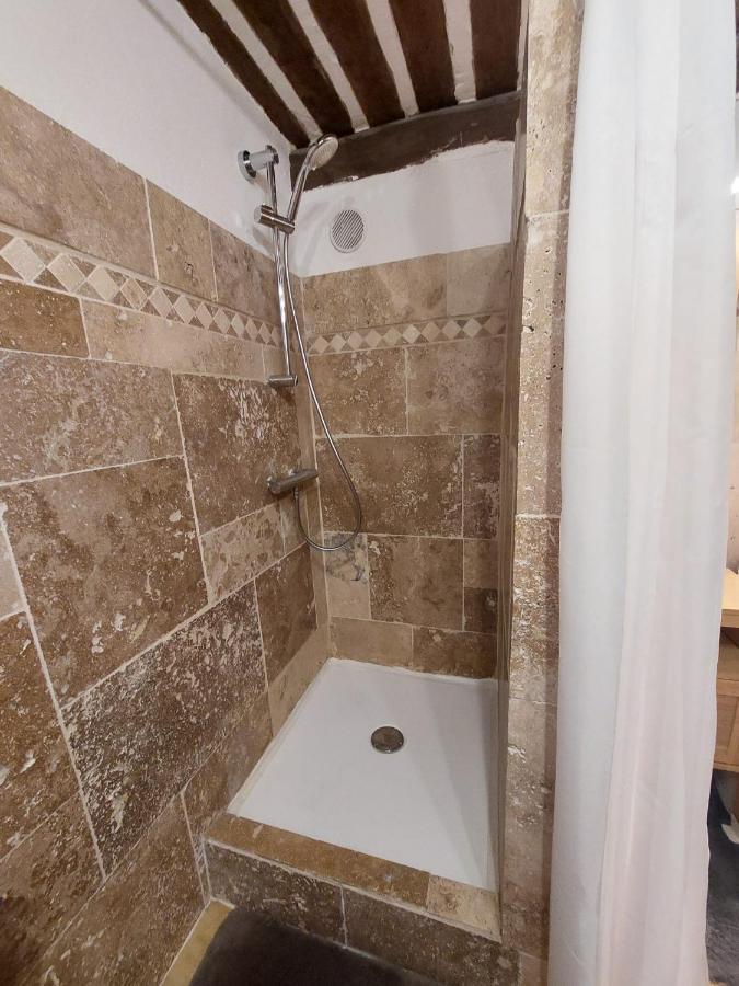 Eblouissant Appartement Au Calme D'Une Residence Avec Piscine Idealement Situe Au Pied Du Colorado Provencal Dans Le Prestigieux Luberon Rustrel Exterior photo